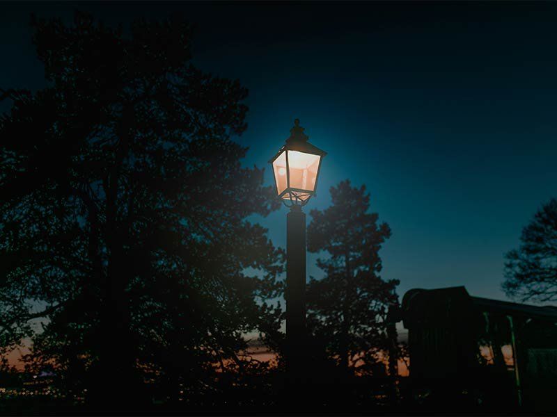 Luminarias de iluminación exterior en Ponferrada